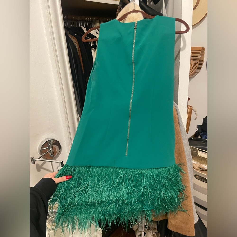 ALICE + OLIVIA 
COLEY FEATHER TRIM MINI DRESS - Picture 5 of 8